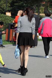 短裙丝袜偷拍ktv,短裙丝袜偷拍事件在KTV引发的伦理争议