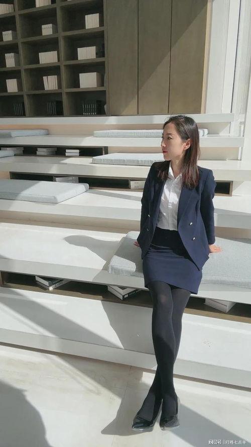 丝袜 射 柳岚,柳岚的绝美风情